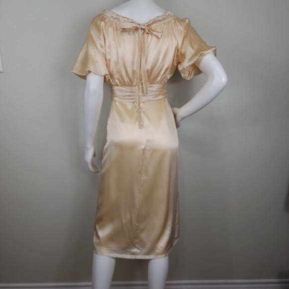 MAX AND CLEO Cream Silk Puff Sleeve Dress Size 2 - Picture 8 of 15